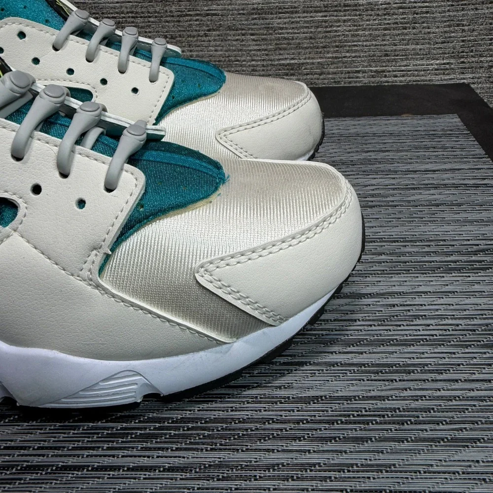 Nike Sneakers Kids 7Y White Teal Volt Air Huarache 654275-045 Heel Strap Sporty
